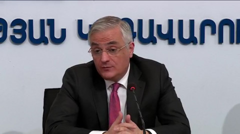«Տարօրինակ հարց է». Մհեր Գրիգորյանը՝ բնակիչներին կոմունալների բեռից ազատելու մասին