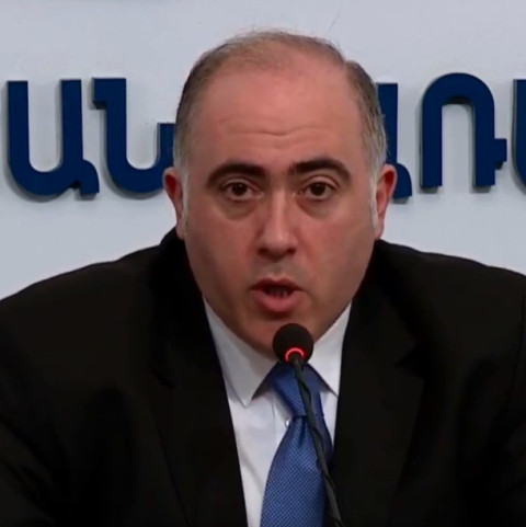 Ինչո՞ւ քաղաքապետարանը չի ախտահանում Երևանի բոլոր շենքերի մուտքերը
