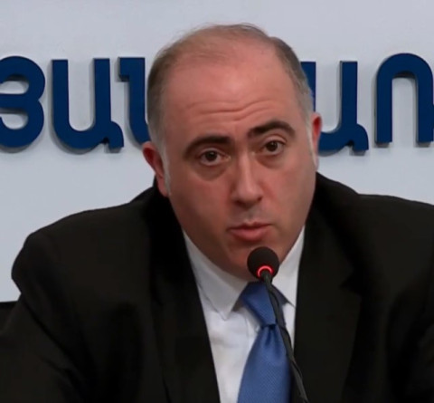 Տաքսիները մասնավոր են. ինչու քաղաքապետարանը չի ախտահանում տաքսիները