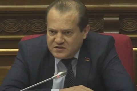 Ի՞նչ կլինի, եթե բժշկական սխալի արդյունքում այդ մարդը սխալվի. Արկադի Խաչատրյանը՝ փոխնախարարին