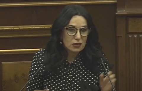Ազնիվ չի թոշակառուին ստիպել գնալ ու բանկոմատ պեղել․ Նաիրա Զոհրաբյան