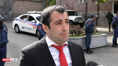 Մենք ոչ մեկին պետք չենք, որովհետև մեր ազգանունները «յան»-ով են ավարտվում. ակցիա ՌԴ դեսպանատան դիմաց