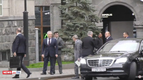 Նիկոլ Փաշինյանը Կենտրոնական բանկում է