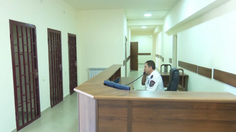 Կինը ոսկեղենը տվել էր ծանոթին, ապա կողոպուտ և բնակարանային գողություն բեմականացրել