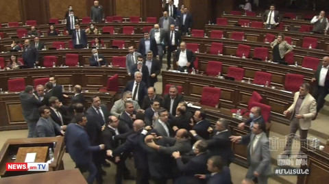Ծեծկռտուք Ազգային ժողովում