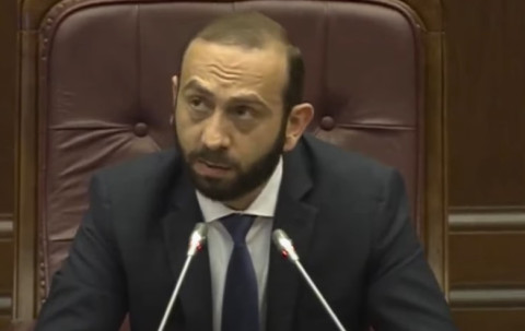 Արարատ Միրզոյանը 4-րդն է ԱԺ դահլիճում, որ Թաթոյանին հարցրեց աղմկահարույց Կոնվենցիայի մասին