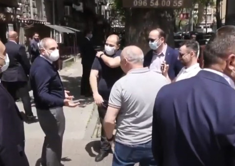 Իմ ճանաչած մարդկանցից հինգ–վեց հոգի վարակված կա. Փաշինյանը՝ քաղաքացիներին