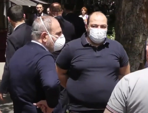 Հիմա որ ձեզ տուգանեին, մտքում ինձ հայհոյելու էիք, չէ՞. Փաշինյանը կատակեց