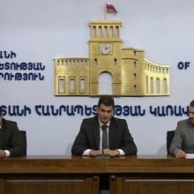 Հիվանդանոցներից և մեկուսացվածների հյուրանոցներից հատուկ մեքենայով աղբը տեղափոխվում է և ոչնչացվում