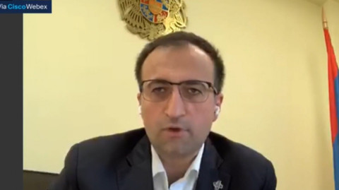 Սոցիալական հեռավորությունը պետք է պահպանվի ամենուր. Արսեն Թորոսյանը՝ հայտնի լուսանկարի մասին