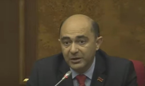 Առանց դիմակի պատգամավորներին դուրս եք հրավիրելո՞ւ նիստերի դահլիճից. Մարուքյանը՝ Արարատ Միրզոյանին