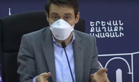 Երբ տարիներ առաջ կնոջս հետ Չեխիայում էինք, մեր օրերին իջնում էինք եւ բակը մաքրում. Հայկ Մարության