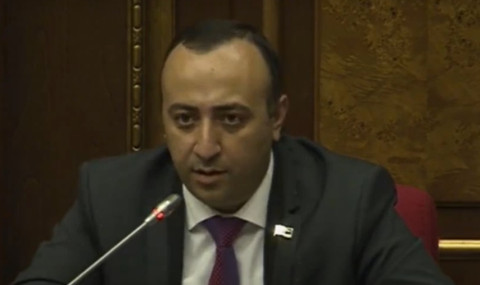 Եթե Արցախում առանց դիմակի խնջույք են անում, ինչո՞ւ եք խուսափում հանրաքվեն անցկացնել. Կարեն Սիմոնյան