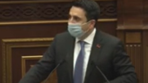 Այ որ դիմակը քաշում, փակում եք, դա է պատճառը, որ հանրաքվեն չի արվում. Ալեն Սիմոնյան