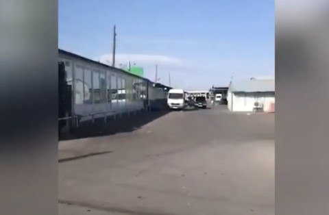 «Մեյմանդարի» շուկան փակված է. 3 տասնյակ քաղաքացի է բերման ենթարկվել, կան ձերբակալվածներ