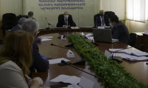 «Խաբողը դուք եք», «անգրագետ բաներ մի խոսեք». թեժ բանավեճ ՀԾԿՀ-ի քննարկման ժամանակ