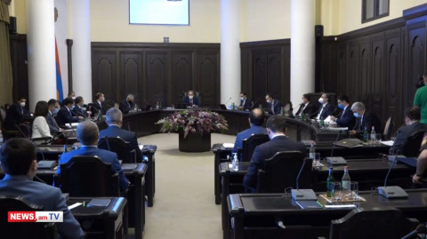 Կառավարության անդամները ծափերով հրաժեշտ տվեցին Արթուր Ջավադյանին