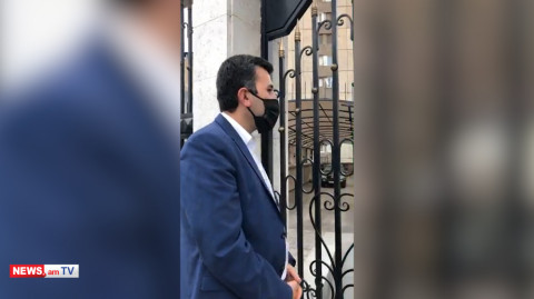 «Միայնակ չ՚ակցիա». Ռուբեն Մելիքյանը ՀՀ-ում ԵՄ-ի գրասենյակի դիմաց է