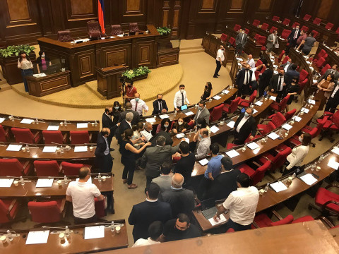 Պատգամավոր Գայանե Աբրահամյանի ինքնազգացողությունը վատացավ. ԱԺ նիստն ընդմիջվեց