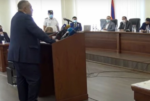 Մենք գործ ունենք 1.5 տարվա քարկոծման և հարձակման հետ. դատավոր Ազարյանի ներկայացուցիչ