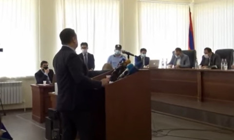 Փորձում եք համոզել, որ ես անհարգալից վերաբերմունք եմ դրսևորե՞լ. Ազարյանը՝ Բադասյանին
