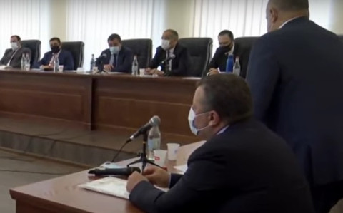 Դատավոր Ազարյանի ներկայացուցիչը միջնորդեց որպես վկա հարցաքննել ՀՔԾ պետին