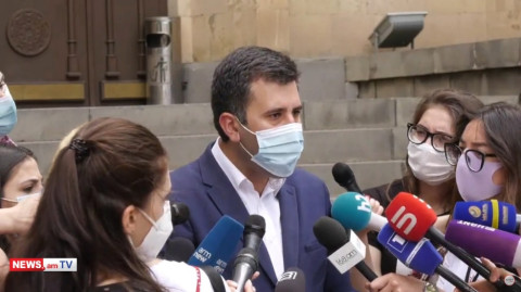 Մենք ունենք փշուր-փշուր եղած սահմանադրական կարգ. Ռուբեն Մելիքյանը ՍԴ-ի դիմաց է