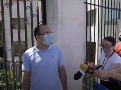 ՀՀԿ երիտթեւը բողոքի ակցիա է անցկացնում ԵՄ գրասենյակի դիմաց. նրանք նամակ հանձնեցին