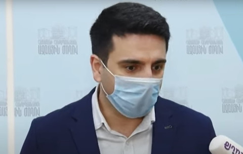 Հրայր Թովմասյանն իր խրամատը որոշեց թողնել Ալվինա Գյուլումյանին. Ալեն Սիմոնյան