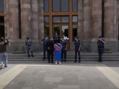 Բողոքի ակցիա Կառավարության դիմաց