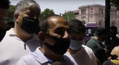 Բա համավարակն առանց դիմակի տրանսգենդերին չի վերաբերո՞ւմ. երաժիշտները պահանջում են բացել ռեստորանները