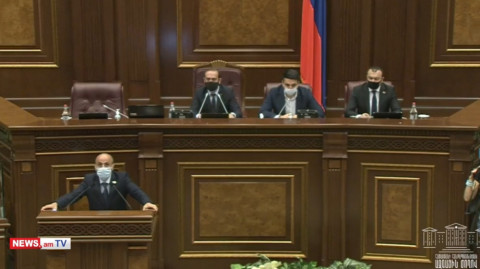 Պետք է կենտրոնանալ կորոնավիրուսով վարակված պատգամավորի քվեարկության վրա. ԱԺ նախագահը՝ Հովակիմյանին
