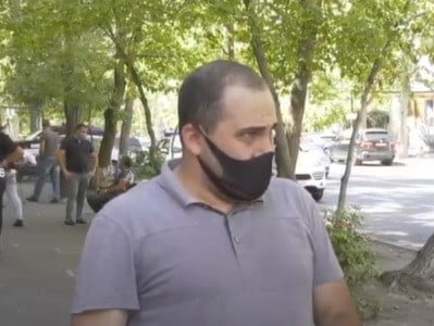 Ոստիկանն իրեն պահել է վերջին խուժանի նման. Նարեկ Սամսոնյան