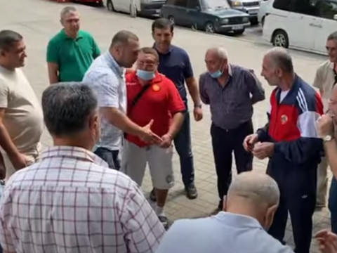 Բռնցքամարտիկներն այցելեցին Իսրայել Հակոբկոխյանին, բայց չկարողացան համոզել դադարեցնել հացադուլը