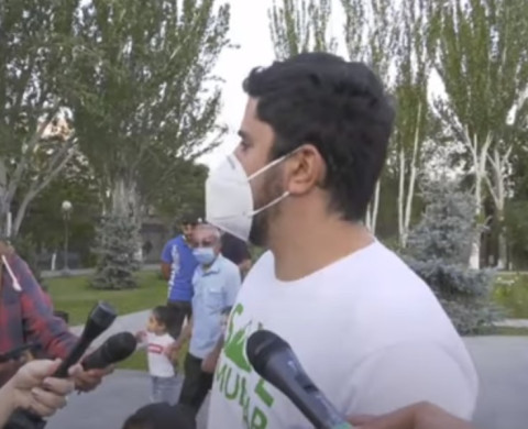 Եթե մեզ խելոք պահեինք, ոստիկանները հրելով դուրս կհանեին այստեղից. Ամուլսարի պաշտպան