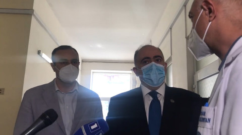 Երեւանի փոխքաղաքապետն այցելեց շենքի փլուզման հետեւանքով տուժած քաղաքացիներին