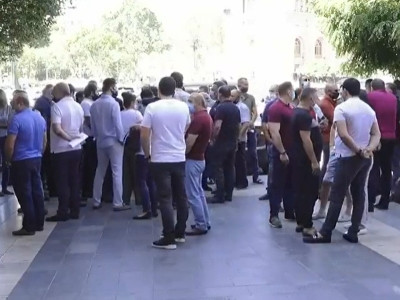 Բողոքի ակցիաներ Կառավարության դիմաց