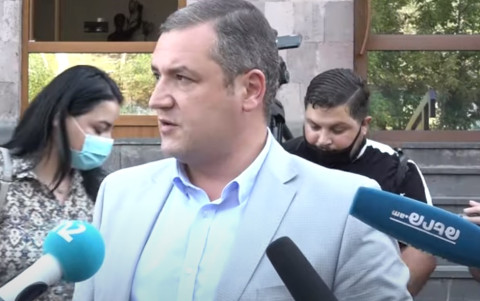 Հետապնդում է այն քաղաքական գործչի նկատմամբ, որը փորձում է «թևերը քշտած» աջակցել. Տիգրան Ուրիխանյան