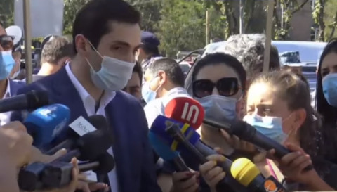 Արայիկ Հարությունյանին պաշտպանող մնացել են Պետրոս Ղազարյանն ու ֆեյքերը. Դավիթ Խաժակյան