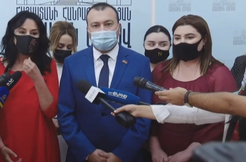Փաստաբանի հետ կքննարկենք Արայիկ Հարությունյանի լպիրշ եւ անբարո պահվածքը. ԲՀԿ–ականներ