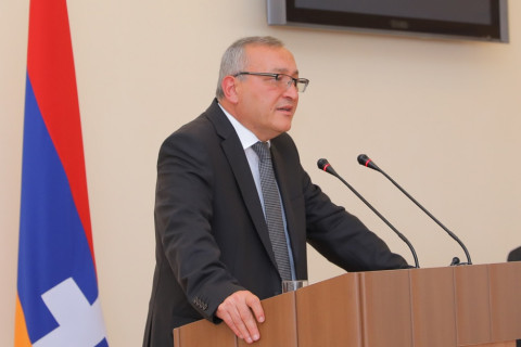 Արցախի ԱԺ նախագահ Արթուր Թովմասյանի ճեպազրույցը Ստեփանակերտում