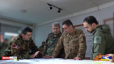 Խորհրդակցություն Արցախում՝ Արայիկ Հարությունյանի եւ Ջալալ Հարությունյանի մասնակցությամբ