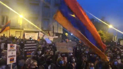 Փարիզում հայերի բողոքի ակցիան՝ Թուրքիայի դեսպանատան դիմաց