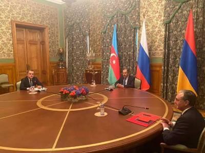 Մոսկվայում հանդիպում են Հայաստանի, Ռուսաստանի եւ Ադրբեջանի ԱԳ նախարարները