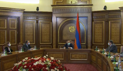 Կադրեր Փաշինյանի ու արտախորհրդարանական ուժերի ներկայացուցիչների հետ հանդիպումից