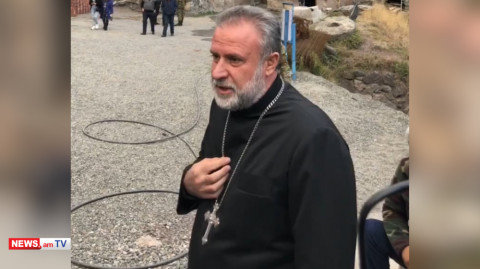 Ինչո՞ւ պետք է 1 ստորագրությամբ մատուցենք Դադիվանքը թշնամուն. Տեր Հովհաննես