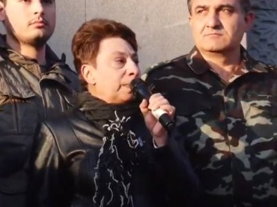 Փաշինյան, եթե էդքան թասիբ ունես, աչքերիս մեջ նայի ու ասա՝ ինչի տվեցիր այդ հողերը. զոհված մայորի մայր