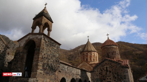 Աստծո օրհնությունն ավելի մեծ է, քան ստորագրողների գործը. Տեր Հովհաննեսը մնում է Դադիվանքում