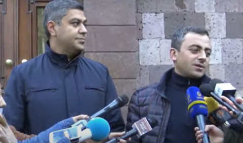 «Սա ընդամենը բեմադրություն է». Արթուր Վանեցյանին ու Իշխան Սաղաթելյանին մեղադրանք առաջադրվեց