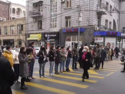 Փաշինյանի հրաժարականը պահանջողները փողոցներ են փակում Երեւանում